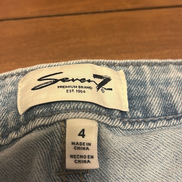 NWOT Seven7 Ladies Light Blue Straight Jeans - Picture 3 of 6